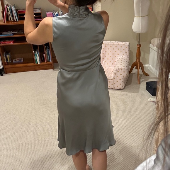 Banana Republic Silk Dress midi dress - Picture 4 of 11